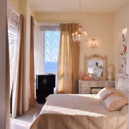 Sea View Beachfront Villa Maria Guwes Zewnętrze zdjęcie