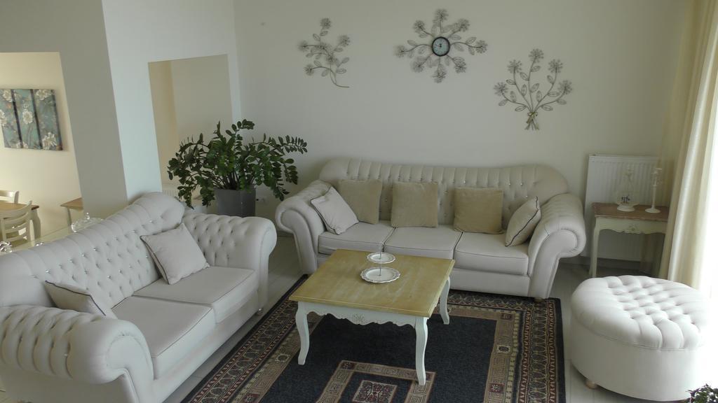 Sea View Beachfront Villa Maria Guwes Zewnętrze zdjęcie