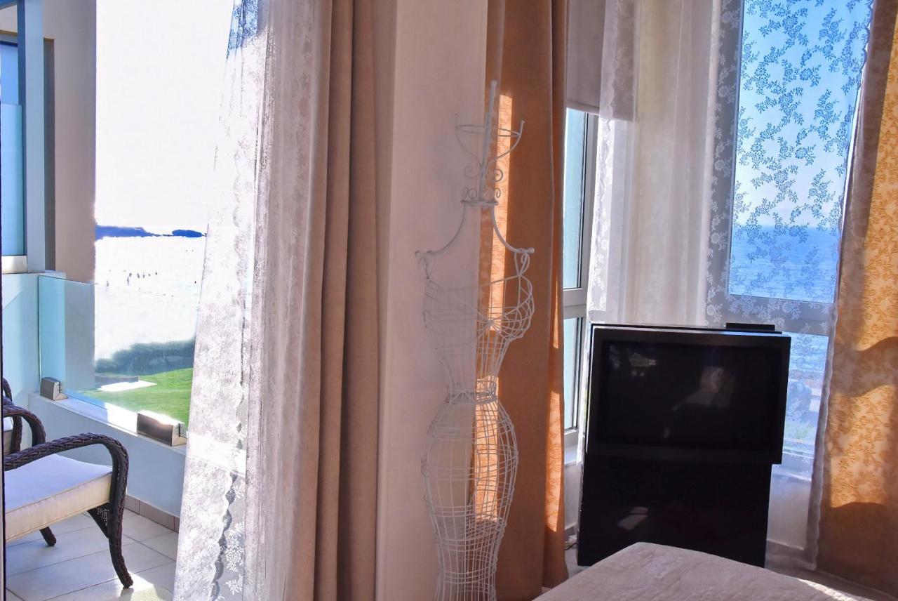 Sea View Beachfront Villa Maria Guwes Zewnętrze zdjęcie